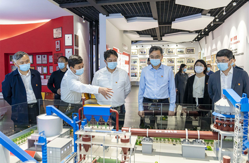 南通市委常委、組織部部長封春晴率隊(duì)赴江蘇鵬飛集團(tuán)調(diào)研